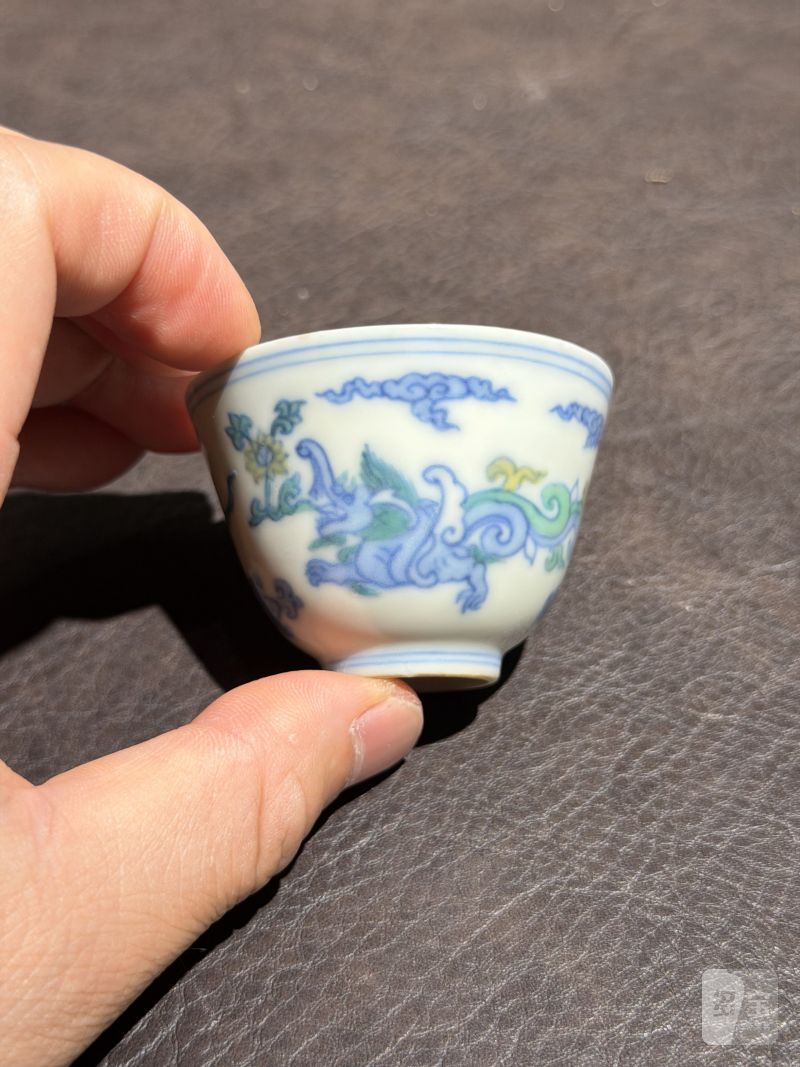 明成化 斗彩螭龙纹杯 - 图9